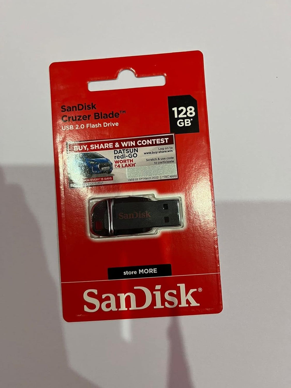 SanDisk Cruzer Blade SDCZ50-016G-135 16 GB USB 2.0 Pen Drive (Red)